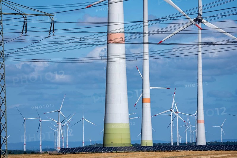Wind farm near Marsberg-Meerhof, high-voltage lines, dry landscape, harvested grain fields, North Rhine-Westphalia, Germany