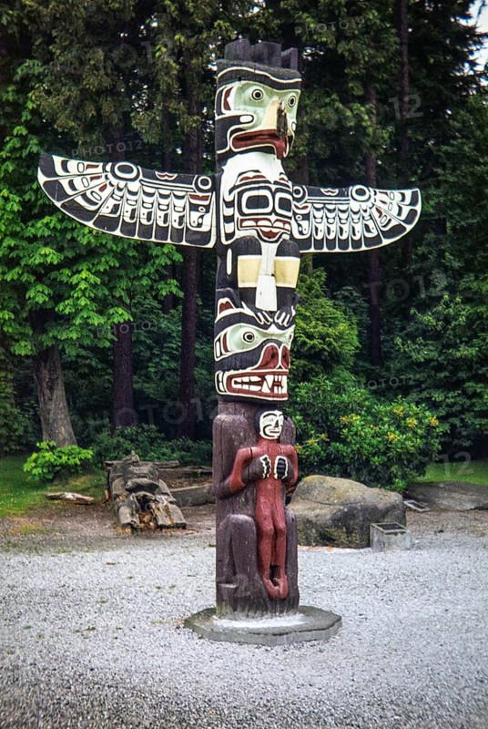 Kakaso'Las Totem Pole, monumental carving Brockton Point, Stanley Park, Vancouver, British Columbia, Canada, carved 1955 by renowned Kwakwaka'wakw artist Ellen Neel