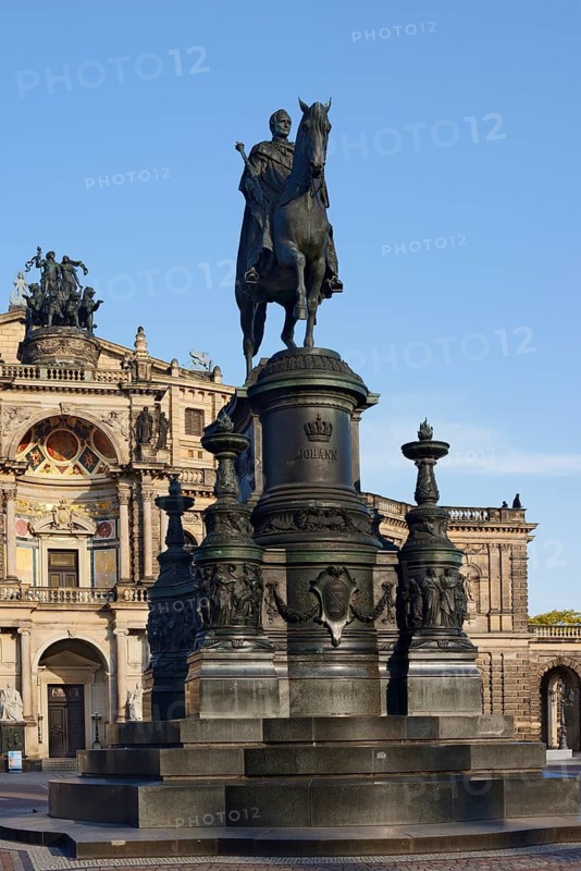 King Johann Memorial, equestrian statue in front of the Semper Opera House, Dresden, Saxony, Germany