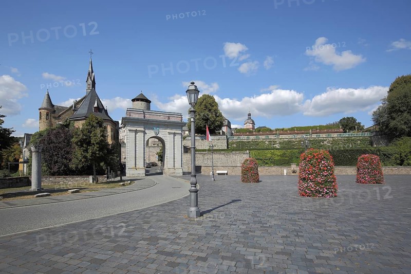 König-Konrad-Platz with country gate and city church, city gate, Weilburg, Taunus, Hesse, Germany