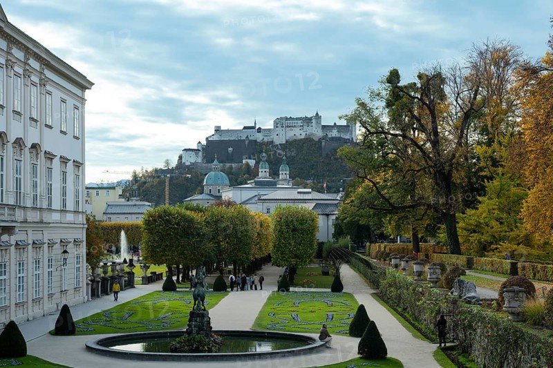Mirabell Garden with view of old town and fortress, Mirabell Palace, Salzburg, Salzburg state, Austria
