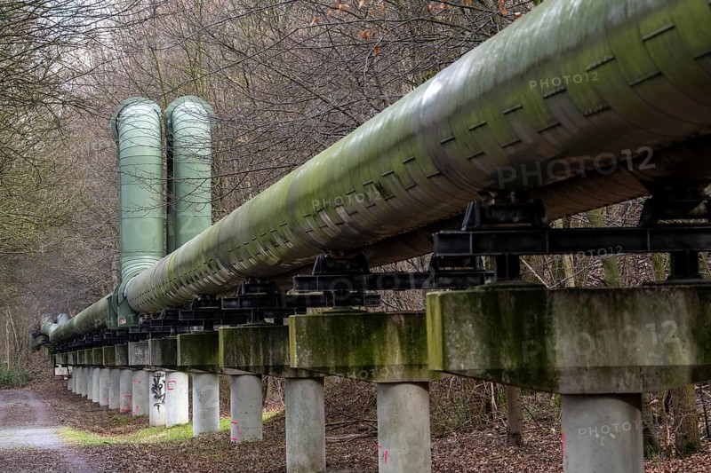 Iqony district heating pipes in Gelsenkirchen, U-shaped expansion bend for length compensation through expansion of the pipe material at different temperatures, North Rhine-Westphalia, Germany
