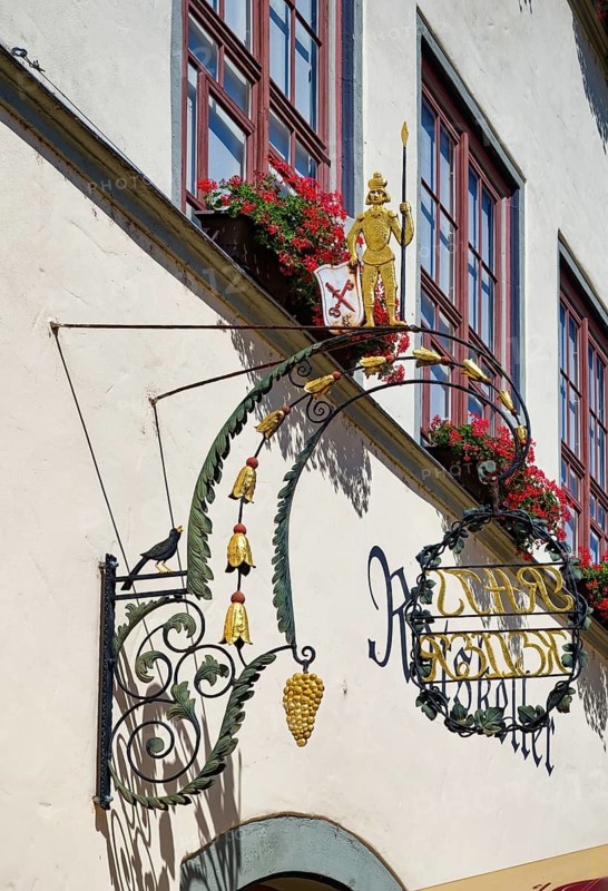 Nose sign, tavern sign, also outrigger or stabbing sign at Naumburg City Hall, Ratskeller, advertising, market square, Naumburg, Saxony-Anhalt, Germany