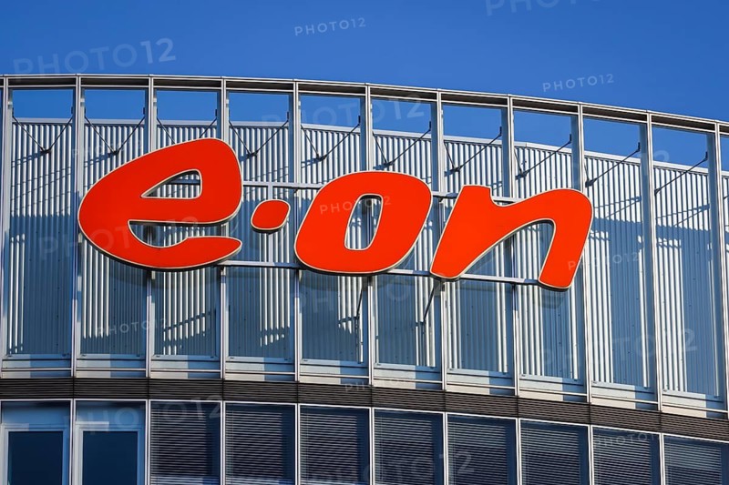 Essen, North Rhine-Westphalia, Germany, E.ON headquarters. Company logo on the facade of the headquarters
