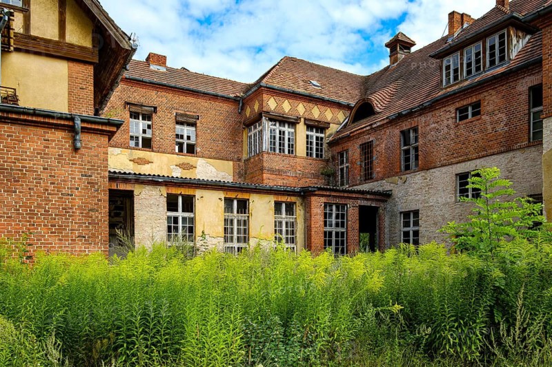 Dilapidated building in the former Pulmonary Hospital and Lost Place Heilstätte Grabowsee, Oranienburg, Brandenburg, Germany