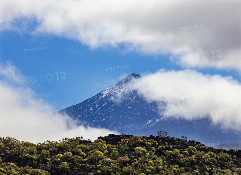 Mountain hike to Risco Blanco, view to Mount Teide, El Molledo, Tenerife, Canary Island, Spain