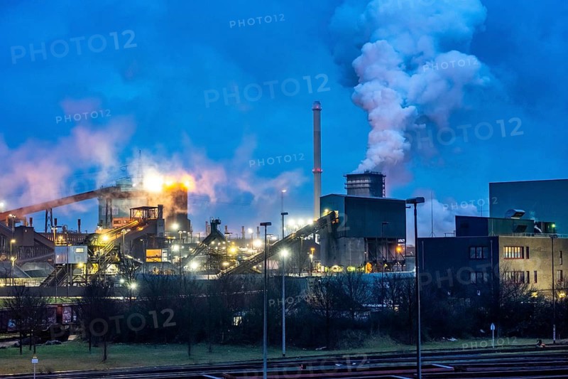 Hüttenwerke Krupp-Mannesmann, HKM in Duisburg, coking plant, fire tower with fire cloud, marshalling yard tracks, North Rhine-Westphalia, Germany