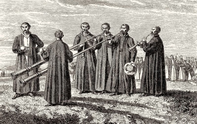 Kalmückische buddhistische Mönche spielen das tibetische Horn, Russische Republik Kalmückien, 19.
