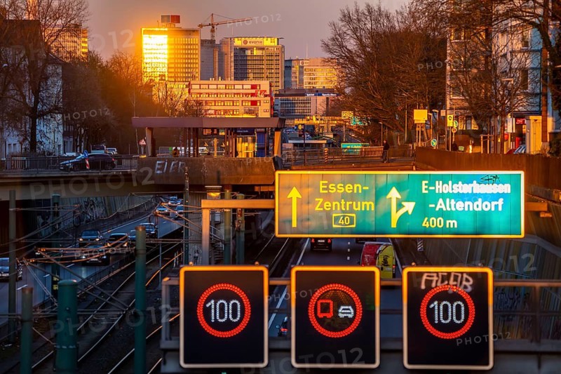The skyline of Essen city centre, A40 motorway, Ruhr Expressway, North Rhine-Westphalia, Germany