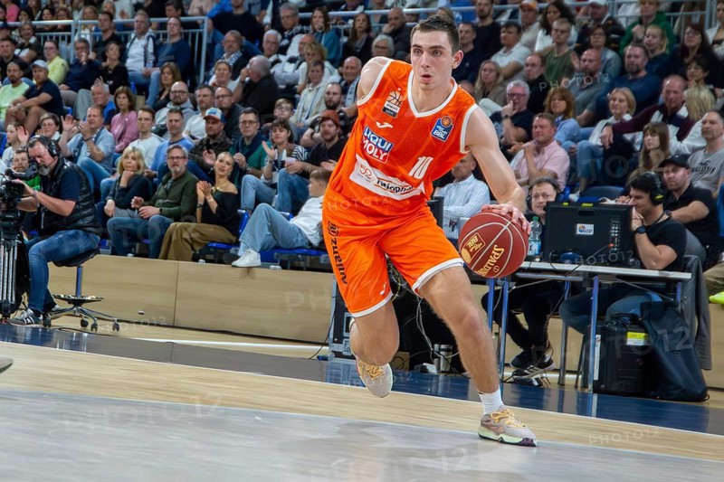 04.05.2024, easy Credit BBL, Basketball Bundesliga, Matchday 32: MLP Academics Heidelberg against Ratiopharm Ulm (final score 57:73) . Picture: Justinian Jessup (10, Ratiopharm Ulm)