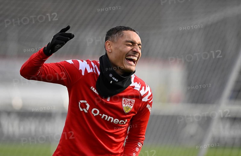 Enzo Millot VfB Stuttgart (08) Warm-up training laughs, Stuttgart, Baden-Württemberg, Germany