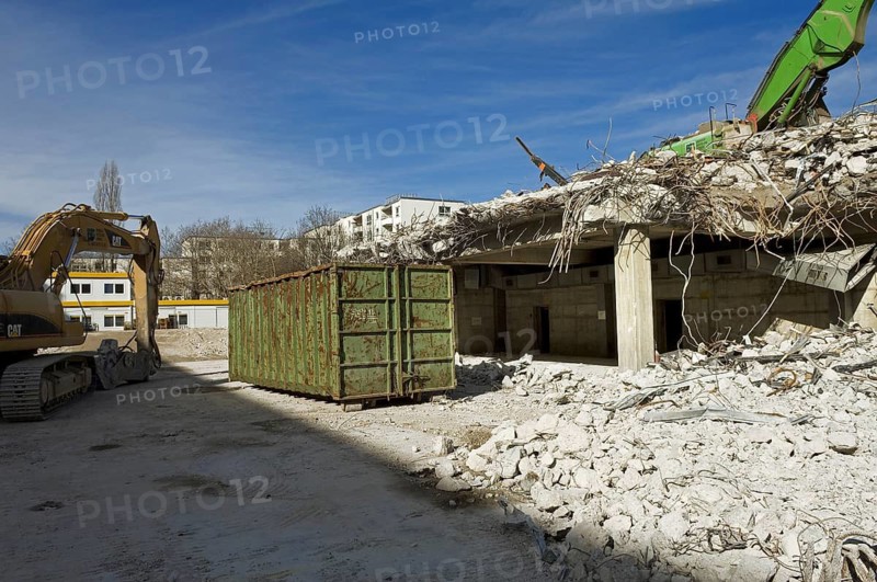 Demolition ruins of the Angererstraße 9 post office, subject of economic crisis, Munich, Bavaria, Germany
