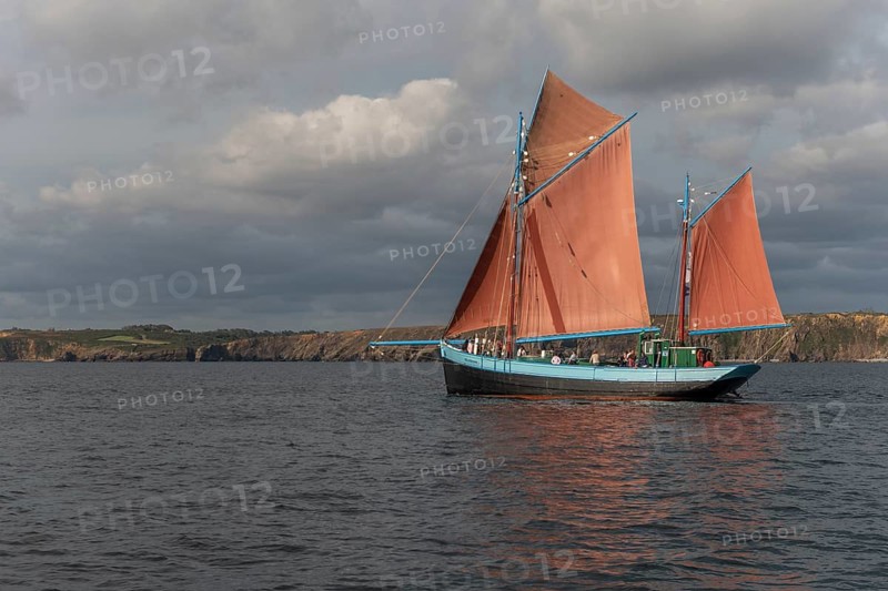 Old sailing ship, classified as a historical monument, for tourist excursions at sea. Camaret sur mer, Crozon, Finistere, Brittany, France