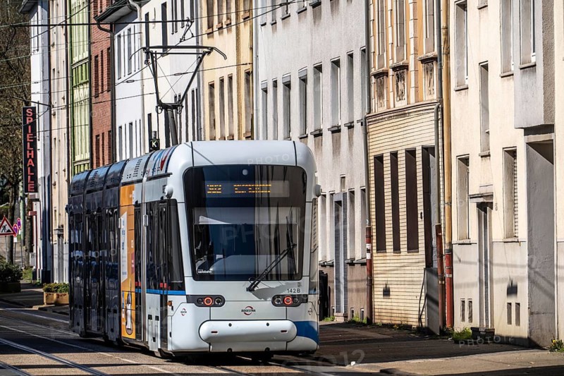 Bochumer Straße in Bochum, residential street in the city district of Mitte, Bogestra, tram line, Alte Heide stop, North Rhine-Westphalia, Germany