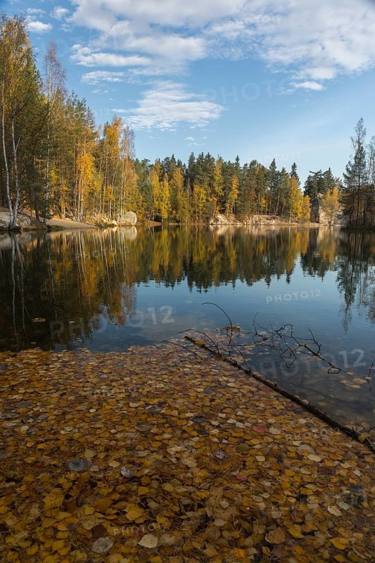 Adršpašské pond, lakeshore with trees and rocks on a sunny day in autumn, Dolní Adršpach, 549 57 Adersbach, CZ