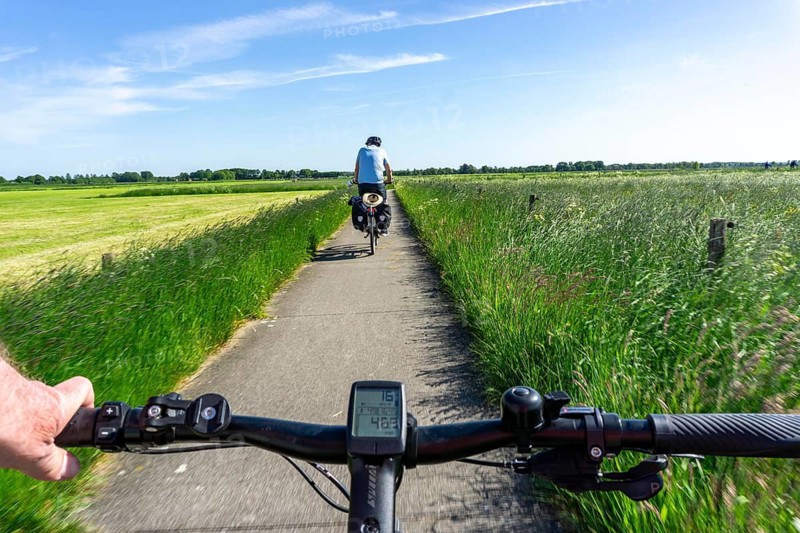 Cycle tour on well-maintained cycle paths in the Netherlands, in the Veluwe region, between Appeldorn, Zwolle and Harderwijk, province of Gelderland and Overijssel, Netherlands