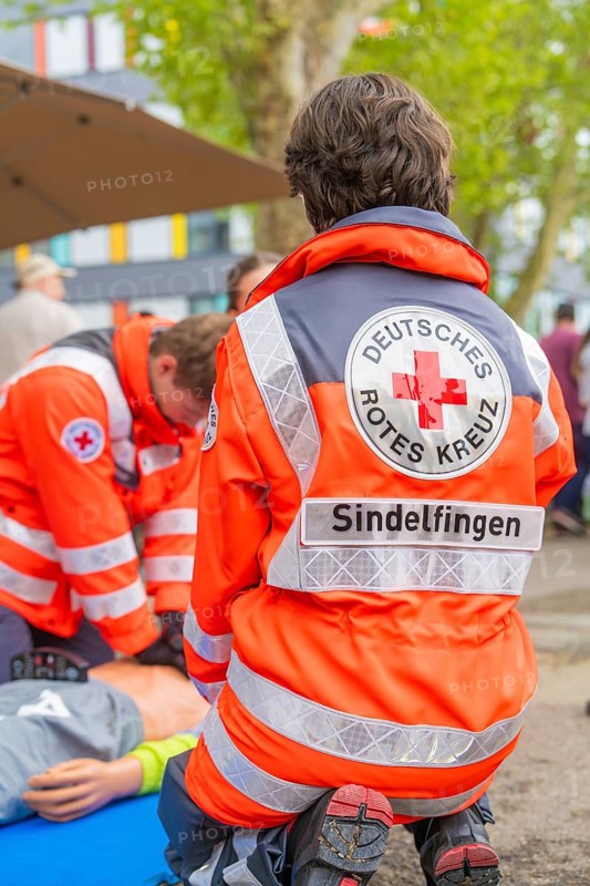 Red Cross paramedics during public first aid training, Sindelfingen, Böblingen district, Germany
