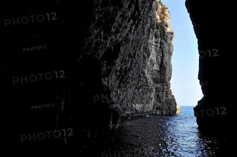 Karst cave Grotta del Turco, Cave of the Turk, Montagna Spaccata, Split Mountain, Gaeta, Tyrrhenian Sea, Latina, Lazio, Italy