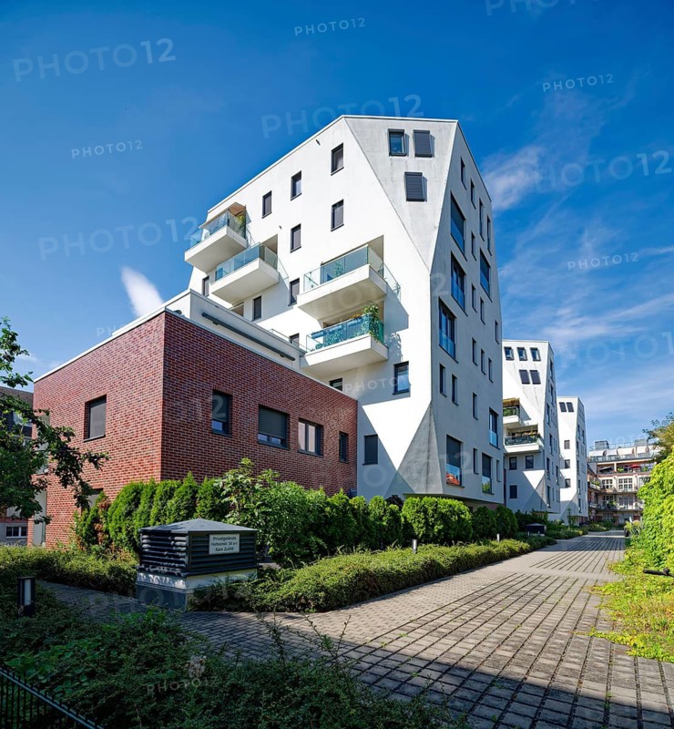 Riverhouses Leipzig, design by Denda architects, attractive modern architecture, modern building and living on the Weisse Elster river, modern apartment building, Plagwitz district in Leipzig-Plagwitz, Leipzig, Saxony, Germany