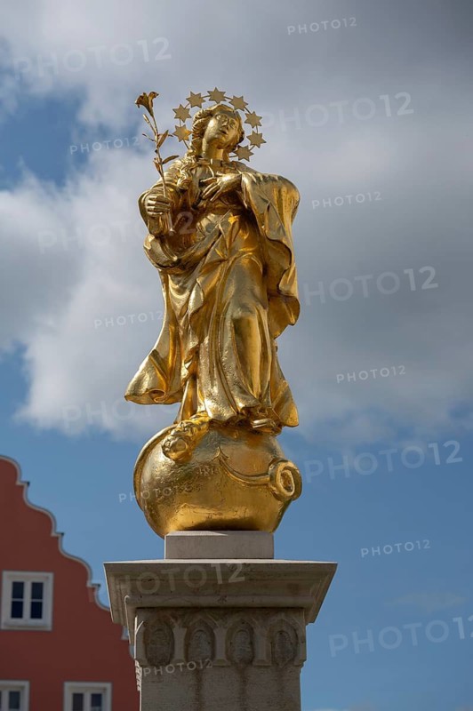 Marian column on the market square, Wemding, Swabia, Bavaria, Germany