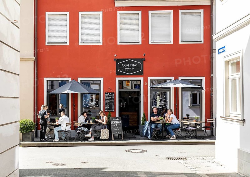 Small and cosy cafés in the city centre, here the Cafe Nika in Frauenstraße, Bamberg, Bavaria, Germany