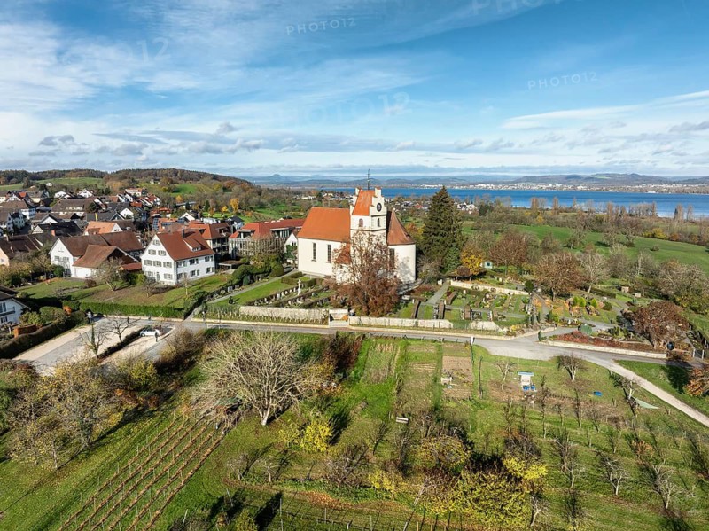Aerial view of the municipality of Horn on the Höri peninsula with the church of St. Johann and Vitus, Gaienhofen, Lake Constance district of Constance, Baden-Württemberg, Germany