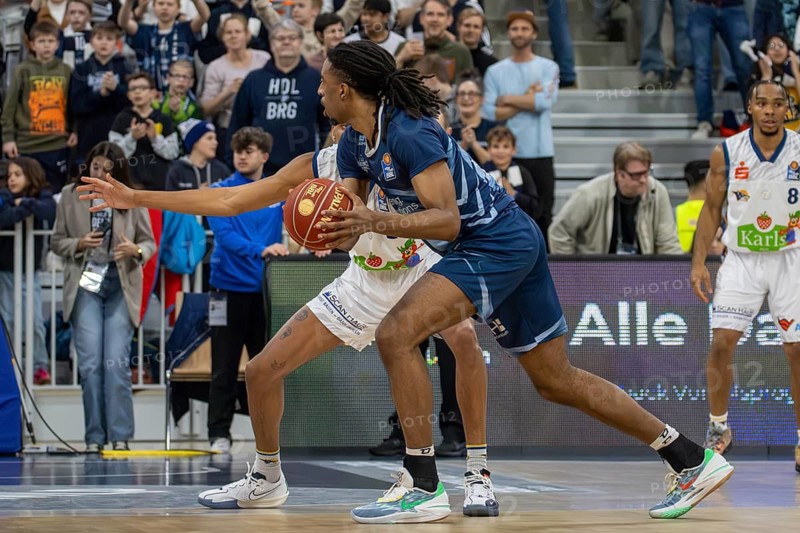 16.03.2024, easy Credit BBL, German Basketball League, Matchday 24) : Game scene MLP Academics Heidelberg against Rostock Seawolves (final score 88:86) . Player on the ball: Isaiah Whaley (1, Academics Heidelberg)