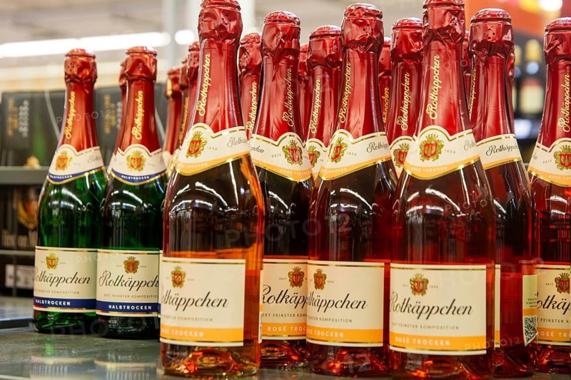 February 2024: Sparkling wine from ROTKÄPPCHEN in the supermarket