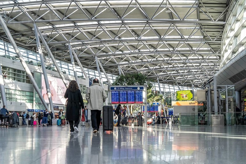 Empty Düsseldorf Airport, warning strike by the Verdi trade union, public service and ground handling workers on strike, over half of flights cancelled at DUS, North Rhine-Westphalia, Germany, DUS