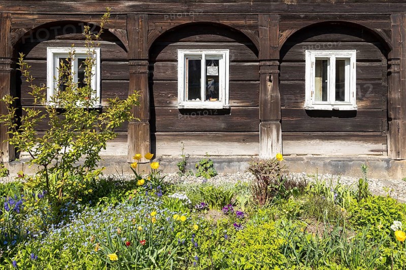 Detail of the windows and the pillars of the Umgebindehaus in Neugersdorf, Oberlausitzer Bergland, Saxony, Germany