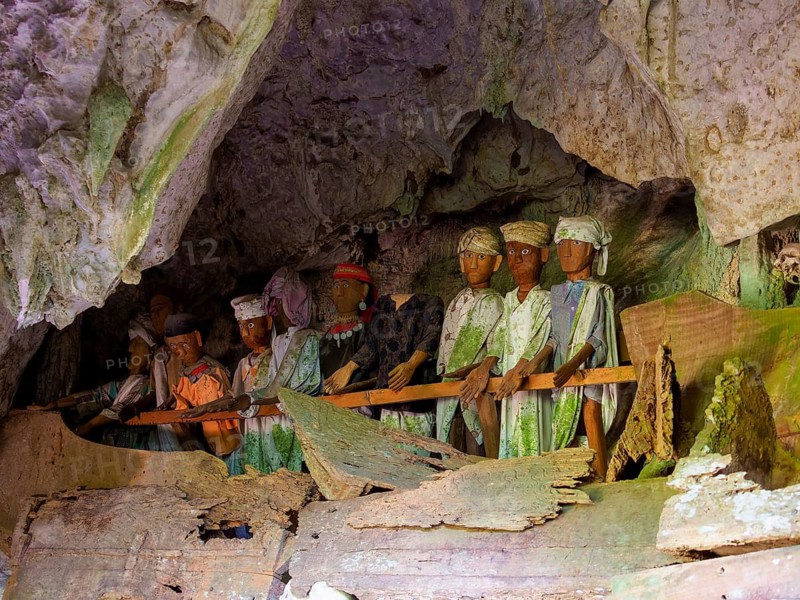 Rock tombs in Tana Toraja, Kete Kesu, Rantepao, Sulawesi, Indonesia