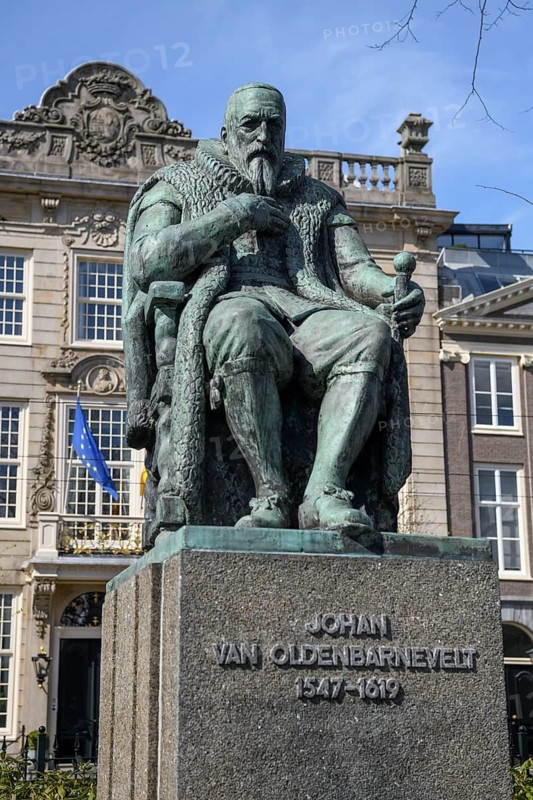 Statue of Johan van Oldenbarneveld, Dutch statesman (1547-1619), The Hague, Holland, Netherlands