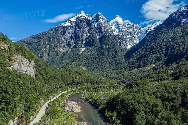 River Rio Norte in the valley Valle Exploradores, road from Puerto Rio Tranquilo to Bahia Exploradores, snowcapped mountains, Patagonia, Chile