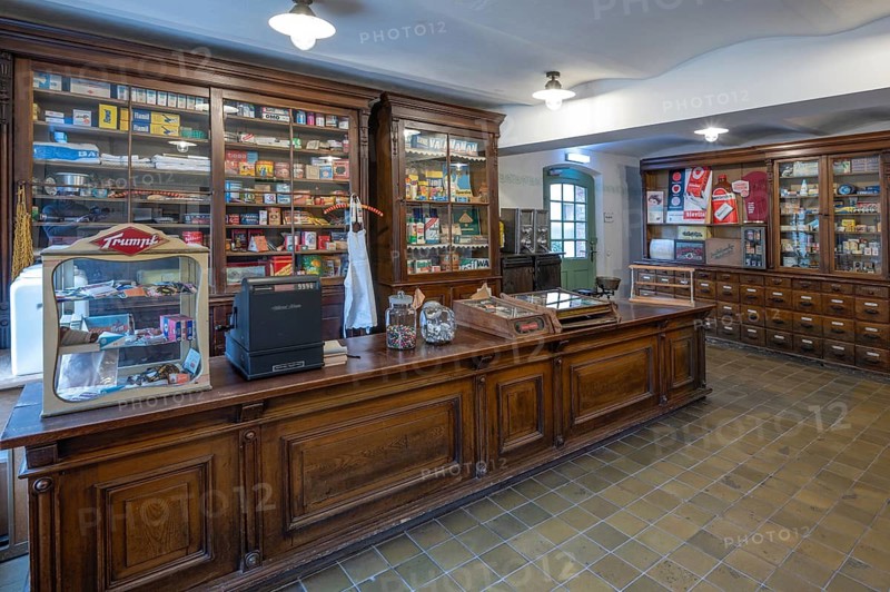 Former Thuringian drugstore from 1898, used as a corner shop from 1920 to 1960, now in the Industrial Museum, Sichardstr., Lauf an der Pegnitz, Middle Franconia, Bavaria, Germany