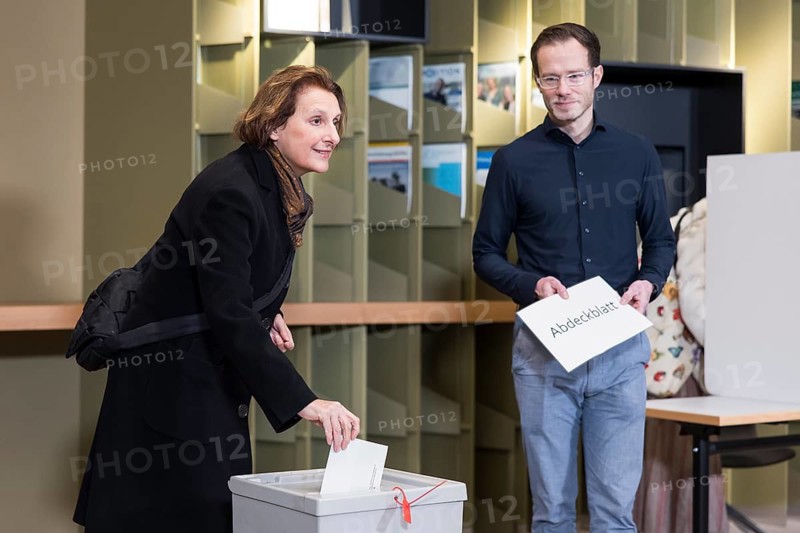 Britta Ernst, woman of Olaf Scholz (Chancellor of the Federal Republic of Germany, SPD) casts her ballot in the ballot box for the election to the 21st Bundestag at the IHK Potsdam polling station on 23 February 2025