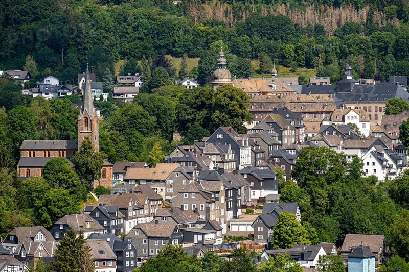 Bad Berleburg, in the district of Siegen-Wittgenstein, Rothaargebirge, Sauerland, upper town, with Berleburg Castle, Protestant town church, North Rhine-Westphalia, Germany