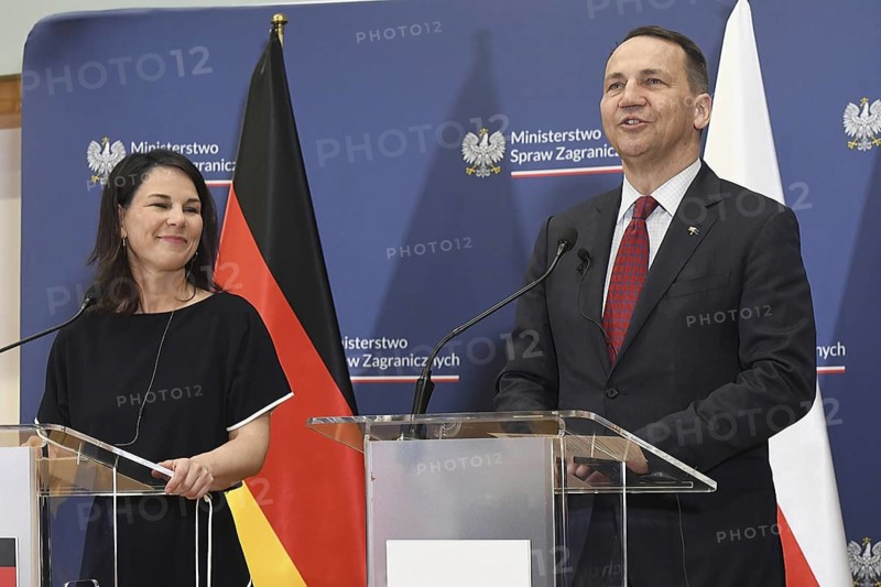 Foreign Minister Annalena Bärbock at a joint press conference with her Polish counterpart, Foreign Minister Radoslaw Sikorski, at the Collegium Polonicum in Slubice. The two met for talks in the border region of the twin cities of Frankfurt/Oder and Slubice, first on the Polish side and then on foot across the Oder Bridge, before answering questions from students at Viadrina University