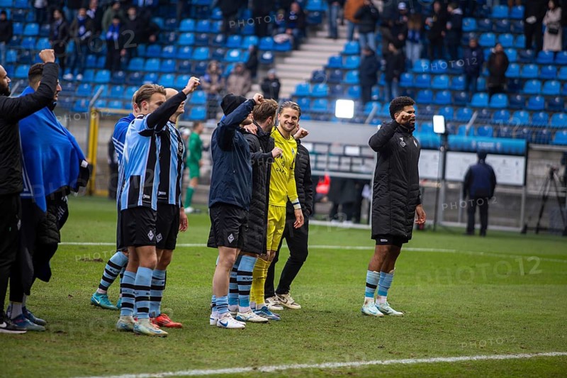 Football 3rd division, 2024/25 season, matchday 24: Waldhof Mannheim vs. Hansa Rostock***Joy and relief among the Waldhof players after the important win against Rostock