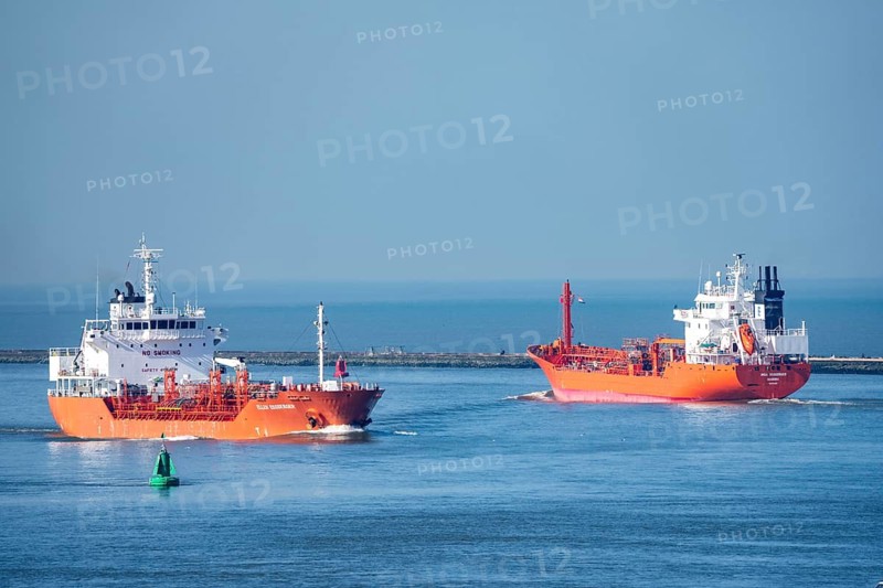Harbour entrance to the Nieuwe Waterweg which connects Rotterdam with the North Sea, on the Hoek van Holland, cargo ship, Netherlands