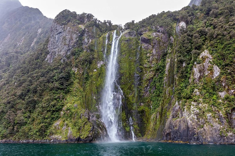 Stirling Falls, Milford Sound, Fiordland National Park, Neuseeland
