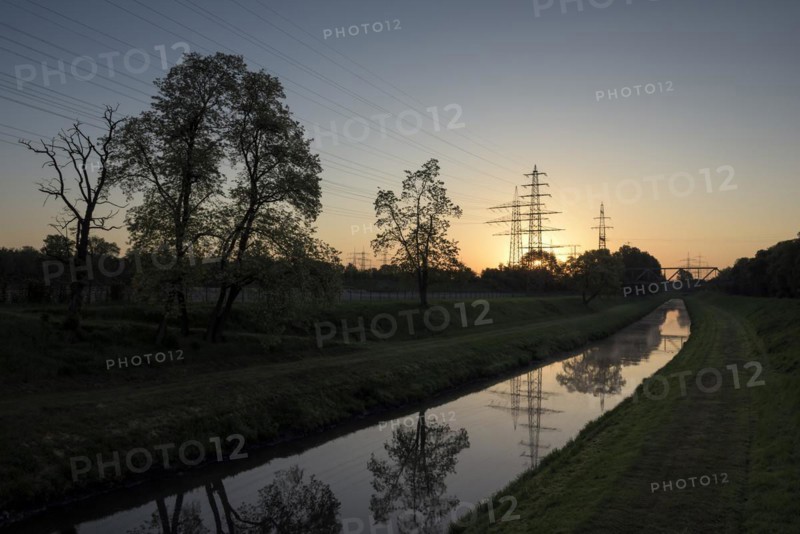 Emscher at sunrise, on the border with Essen, Oberhausen, Ruhr area, North Rhine-Westphalia, Germany