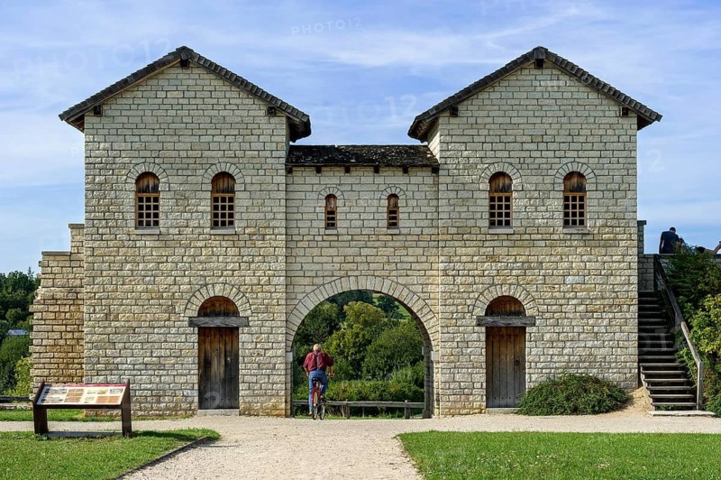 Roman fort Biriciana, reconstructed north gate, Porta decumana, Weißenburg in Bavaria, Middle Franconia, Franconia, Bavaria, Germany