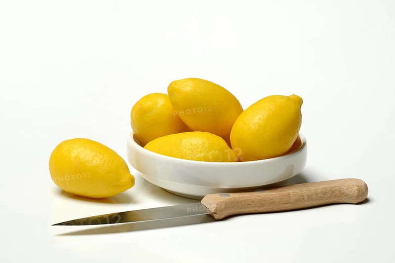 Mini lemons in bowls, snack lemon, ziron variant
