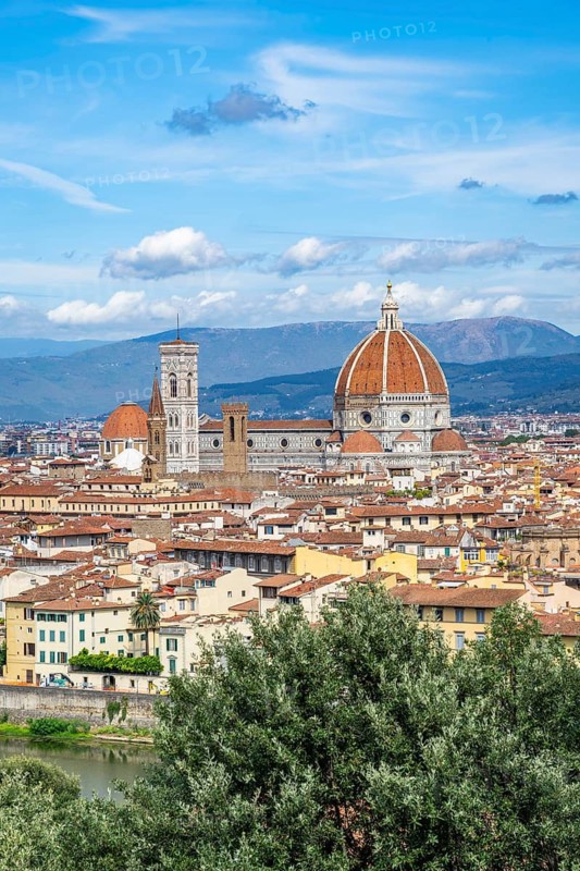 View from Piazzale Michelangelo on the city of Florenze with Cathedral Santa Maria Del Fiore, Arnolfo tower, Ponte Vecchio bridge, arno river on a sunny day, Florence, UNESCO World Heritage Site, Tuscany, Italy