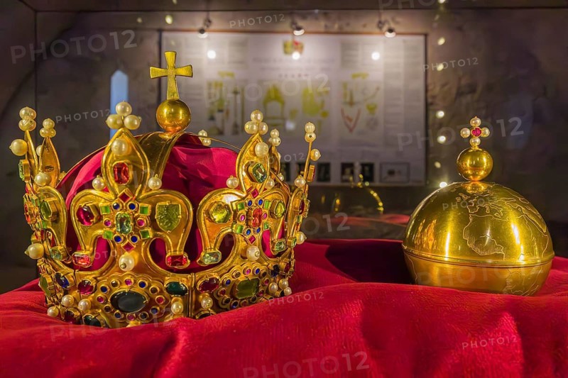 Lubovna Castle, built at the end of the 13th century. Station 16, replicas of the royal regalia