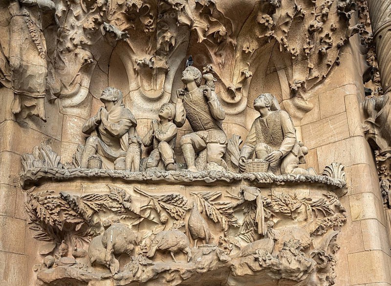Detail on the birth façade of the Sagrada Familia, Church of the Atonement of the Holy Family, by Antoni Gaudí, Barcelona, Catalonia, Spain