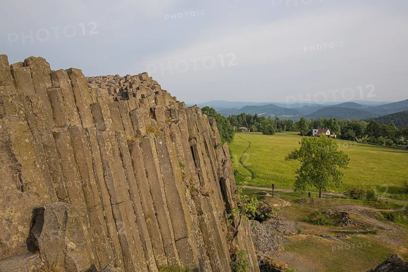 Panska skala, (Mansion/Manor Rock) also called the Varhany (Organ) is an unobtrusive hillock close to Prachen, Bohemia, Czech Republic