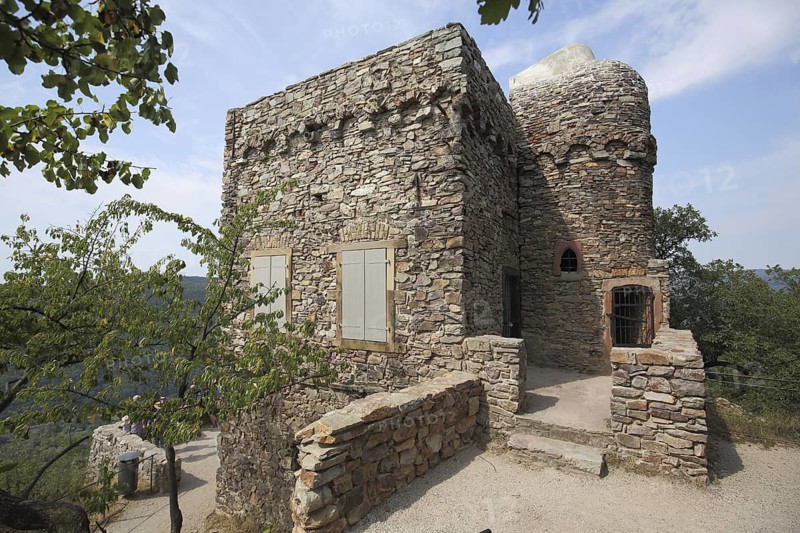 Rossel ruins in Osteinsche Park, Rüdesheim, Upper Middle Rhine Valley, Taunus, Rheingau, Hesse, Germany