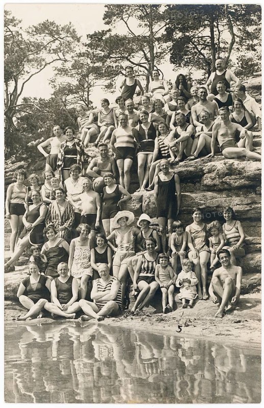Bömisch-Leipa, Macha Lake, Bohemia, Ceskalipa, Czech Republic, bathing, swimwear, woman, men, children, leisure, fun, summer, large group of people in bathing suits posing on rocks on the beach, photo Emil Lorenz, 19.6.1931