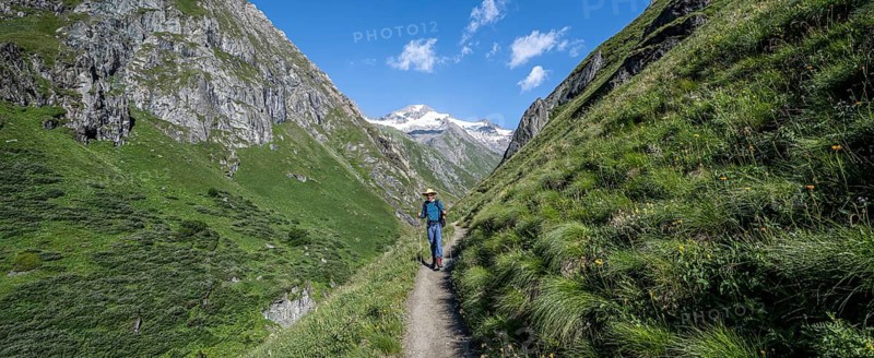 Mountaineer on hiking trail, Umbaltal, Venediger Group, Hohe Tauern National Park, East Tyrol, Tyrol, Austria